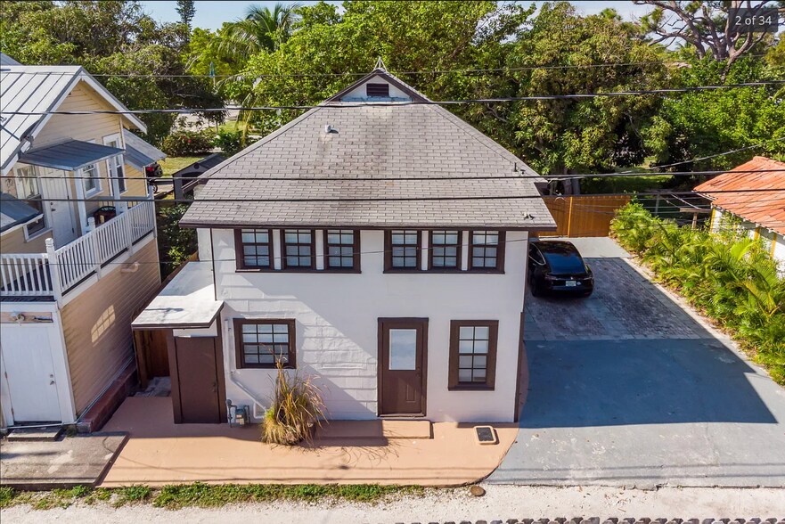 Primary Photo Of 326 S Federal Hwy, Lake Worth Specialty For Sale