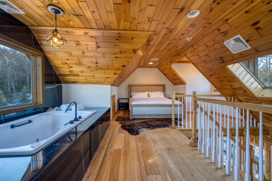 More Photos Of 218 NY-296, Windham Hotel For Sale