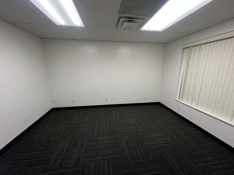 More Photos Of 1693 W American Way, Payson Warehouse For Lease