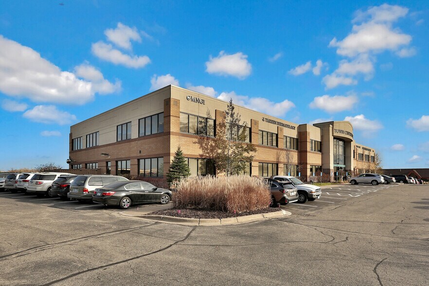More Photos Of 1185 Town Centre Dr, Eagan Medical For Lease