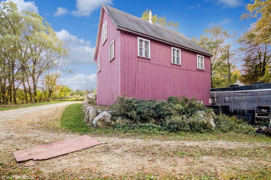 More Photos Of 3 Horsemens Trl, Cold Spring General Retail For Sale