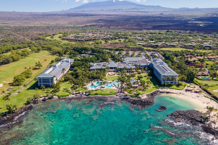 More Photos Of 1 N Kaniku Dr, Kamuela Hotel For Lease