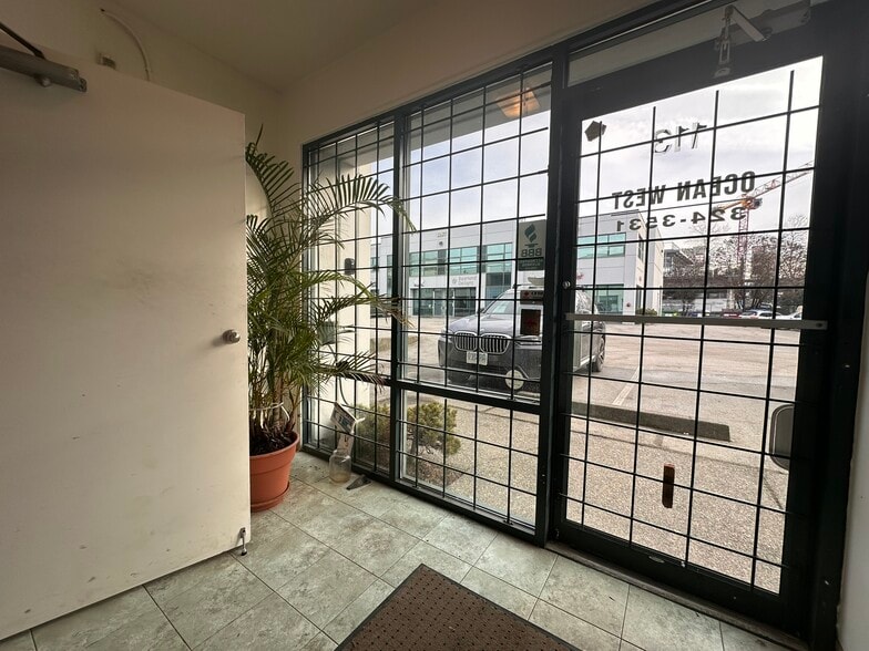 More Photos Of 1083 Kent Ave NE, Vancouver Light Manufacturing For Sale