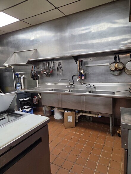 More Photos Of 300 W Ashley St, Jackson Storefront Retail Residential For Sale