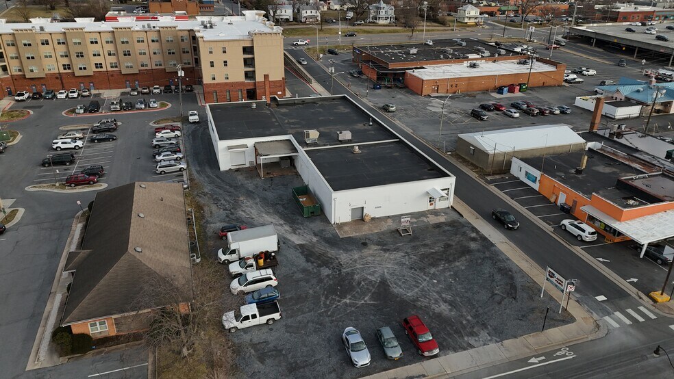 More Photos Of 60 E Rock St, Harrisonburg Light Distribution For Sale