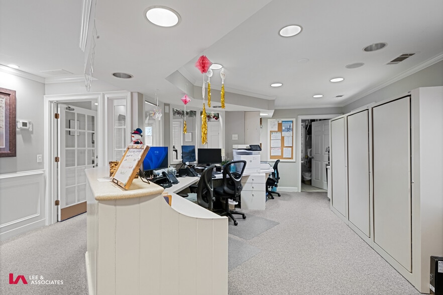 More Photos Of 203 Pirkle Ferry Rd, Cumming Office For Sale
