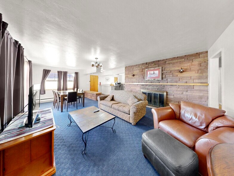 More Photos Of US 163 & San Juan River, Mexican Hat Hotel For Sale