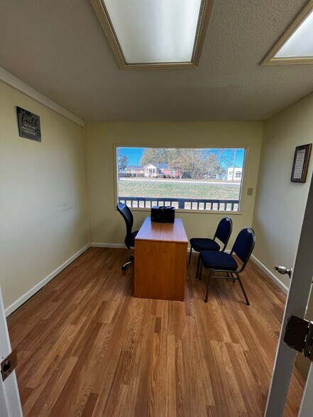 More Photos Of 1540 Highway 19 N, Thomaston Storefront For Lease