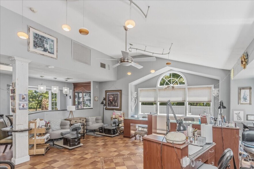 More Photos Of 774 Townline Rd, Hauppauge Research And Development For Sale