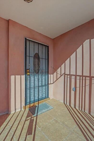 More Photos Of 5200 Doniphan Dr, El Paso Bar For Sale