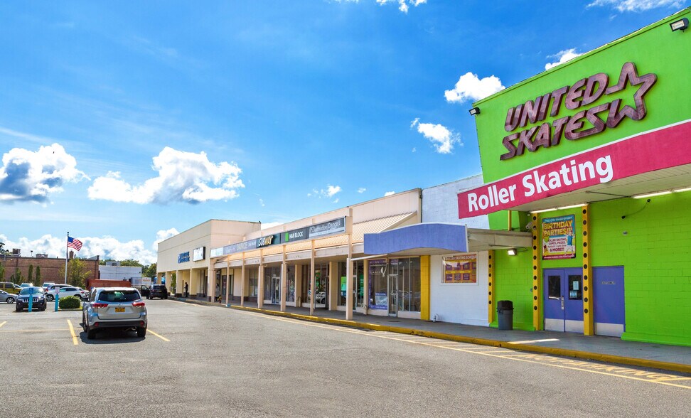 More Photos Of 1220-1310 Hicksville Rd, Seaford Unknown For Lease