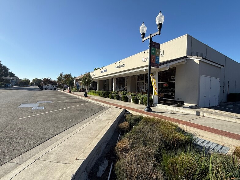 More Photos Of 115-125 Hartz Ave, Danville Restaurant For Lease