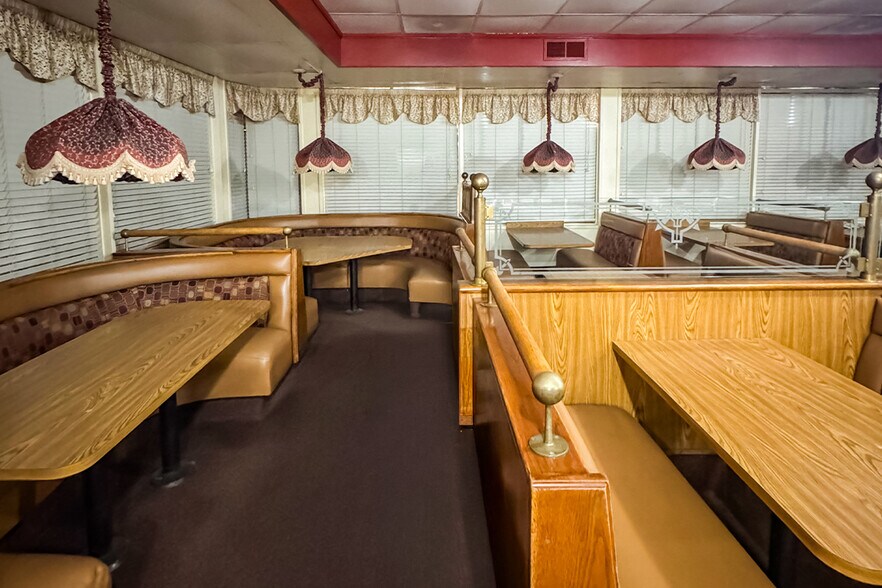 More Photos Of 330 S 11th Ave, Hanford Restaurant For Lease