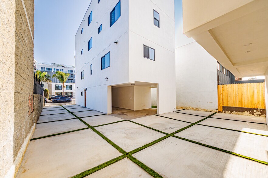 More Photos Of 13461 Beach Ave, Marina Del Rey Multifamily For Sale