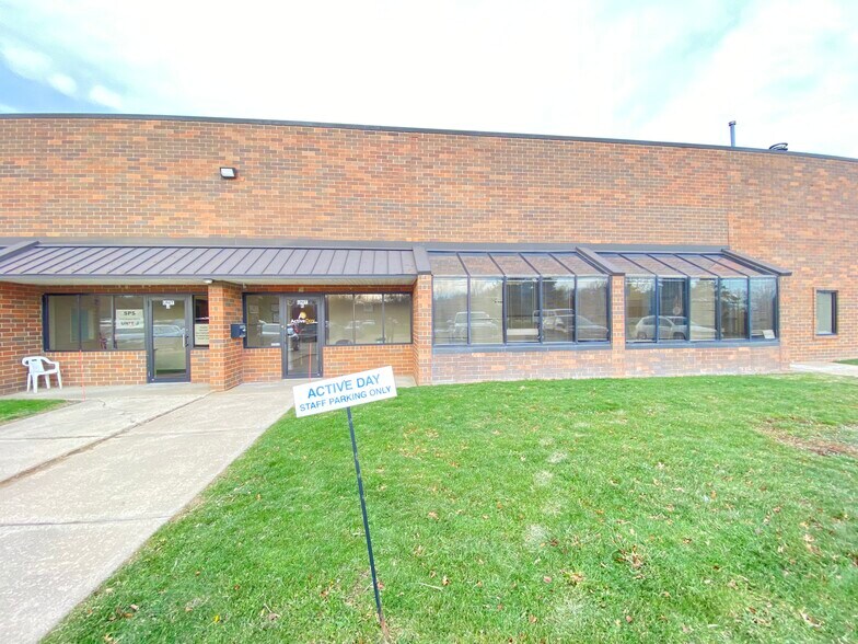 More Photos Of 34099 Melinz Pky, Eastlake Manufacturing For Lease