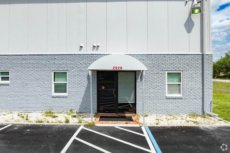 More Photos Of 2020 Ortiz Ave, Fort Myers Warehouse For Lease