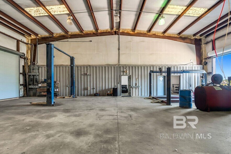 More Photos Of 20870 State Highway 59, Robertsdale Freestanding For Lease