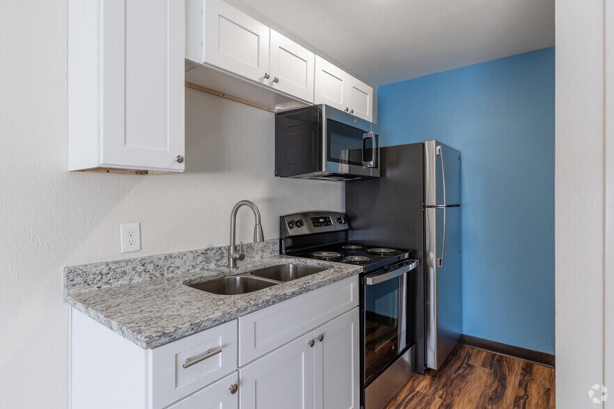 More Photos Of 2425 Atrium Way, Nashville Apartments For Sale