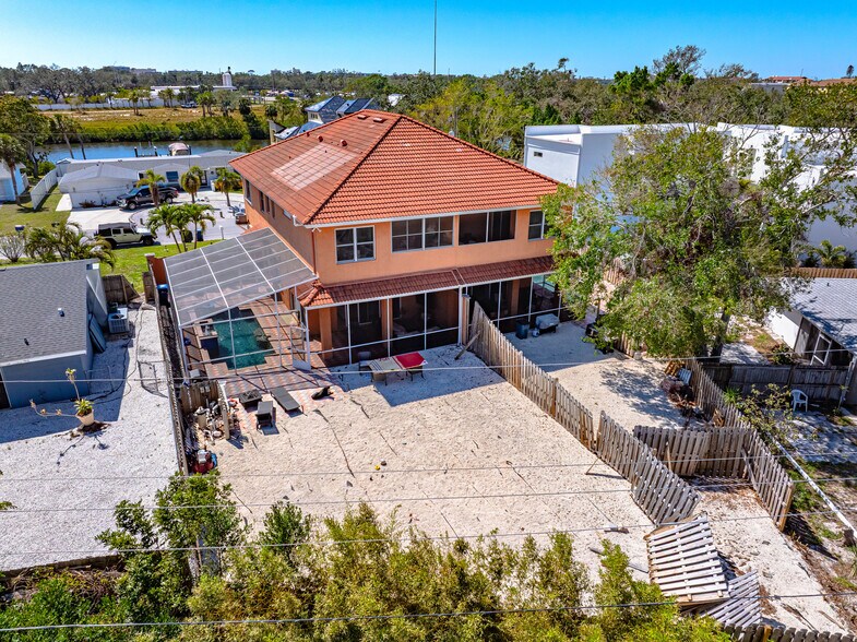 More Photos Of 2119- 2125 Montclair Dr, Sarasota Apartments For Sale