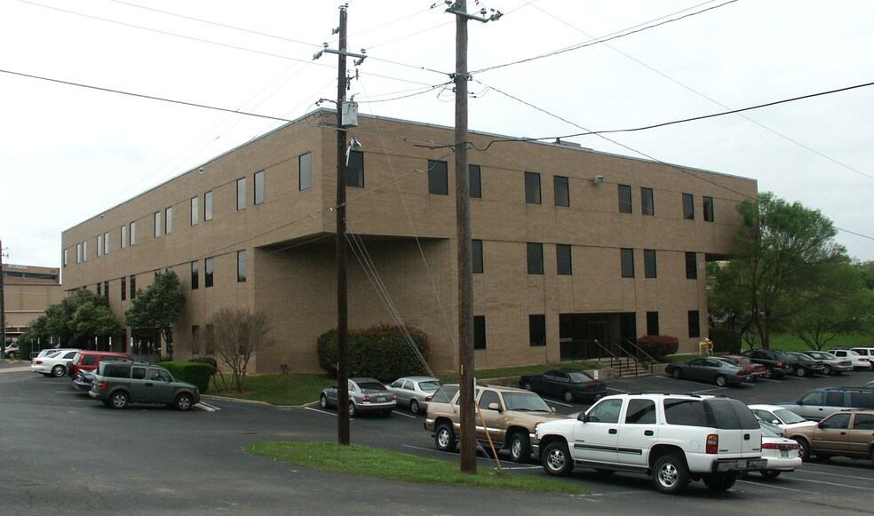 More Photos Of 2015 S Interstate 35, Austin Medical For Lease