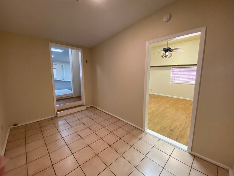 More Photos Of 13301 Fm 2432 Rd, Willis General Retail For Lease