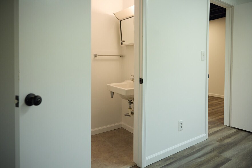 More Photos Of 3494 S Hamilton Rd, Columbus Office For Lease