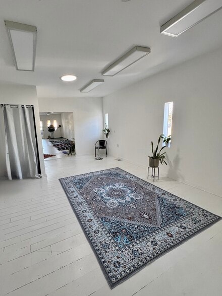 More Photos Of 1507 W North Loop Blvd, Austin Freestanding For Lease