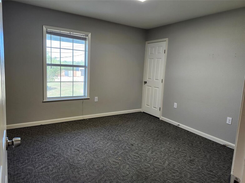 More Photos Of 12716 Fitzhugh Rd, Austin Office For Lease