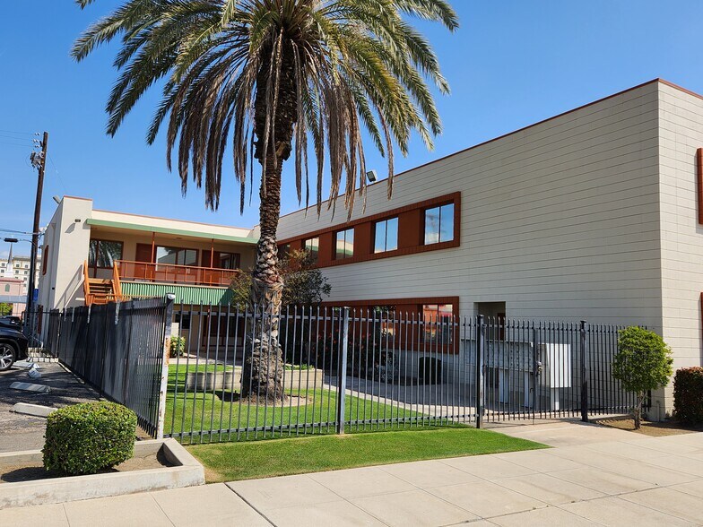 More Photos Of 1601 H St, Bakersfield Office Residential For Lease