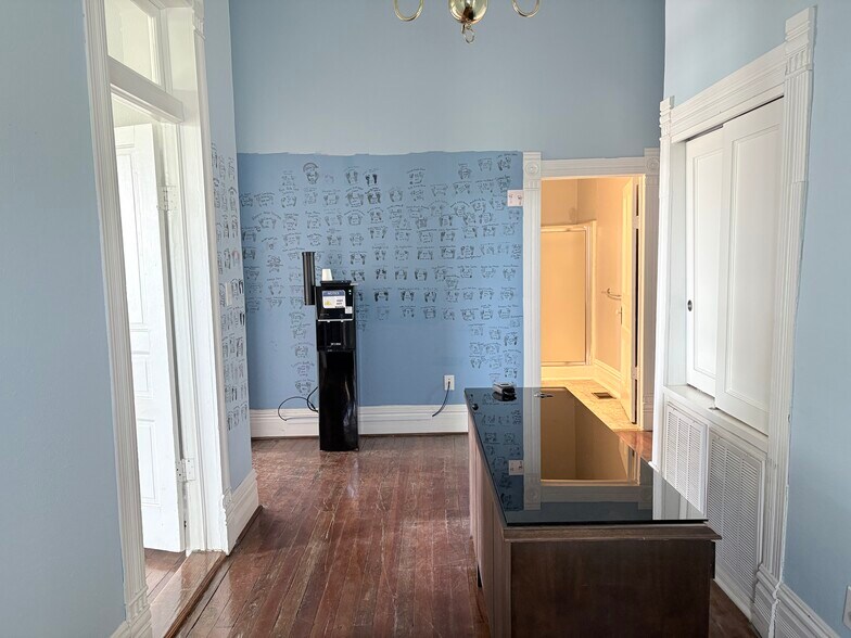 More Photos Of 612 S Rogers St, Waxahachie Office Residential For Sale