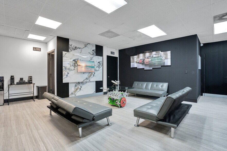 More Photos Of 120 W Carroll St, Kissimmee Industrial For Sale