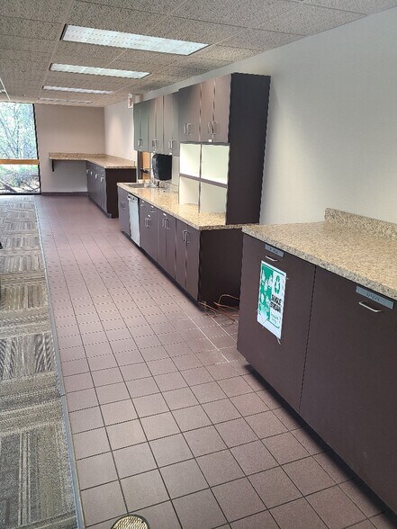 More Photos Of 1800 Pioneer Creek Ctr, Maple Plain Office For Lease