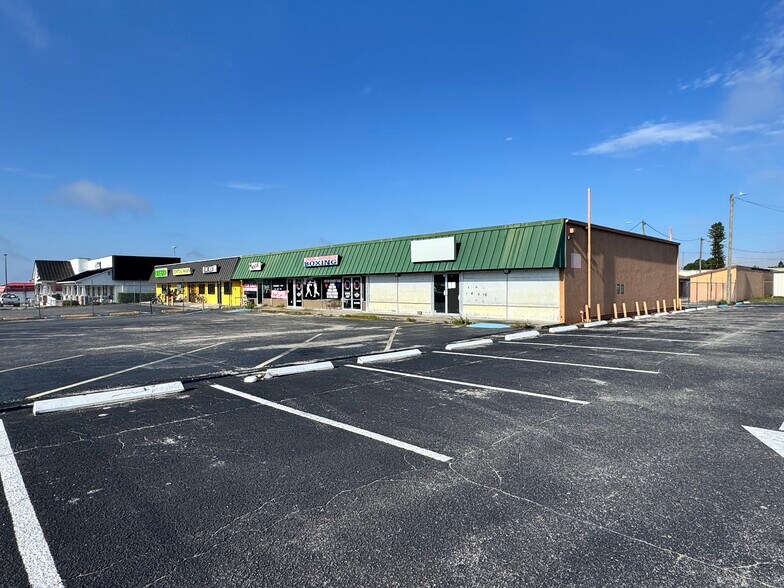 Primary Photo Of 708 US 27 S, Lake Placid Warehouse For Sale