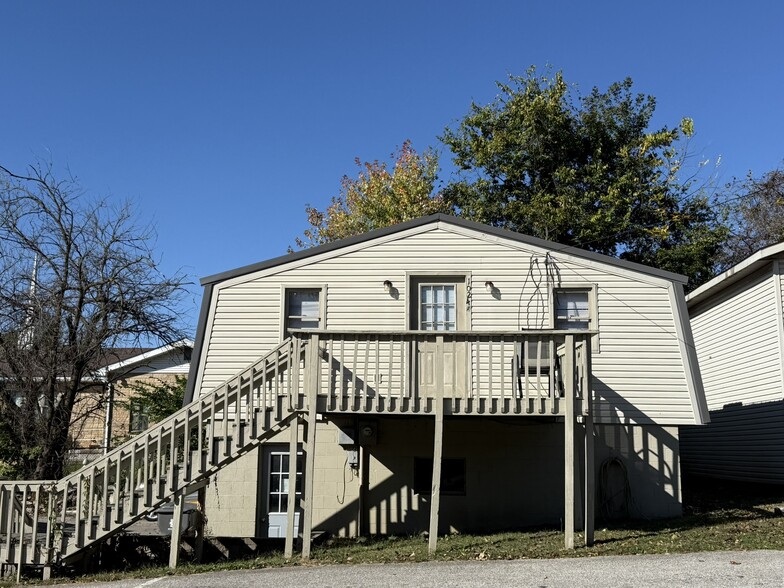 More Photos Of 1016 W Country Club Dr, Bloomington Multifamily For Sale