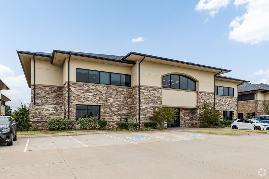 More Photos Of 3151 W Tecumseh Rd, Norman Medical For Lease