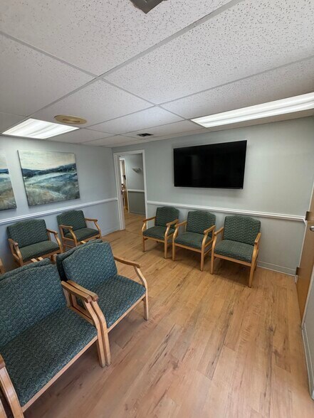 More Photos Of 118 Dudley St, Providence Medical For Lease