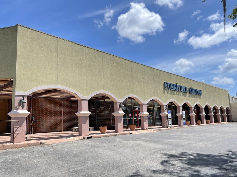 Primary Photo Of 1420 NW 23rd Ave, Gainesville General Retail For Lease