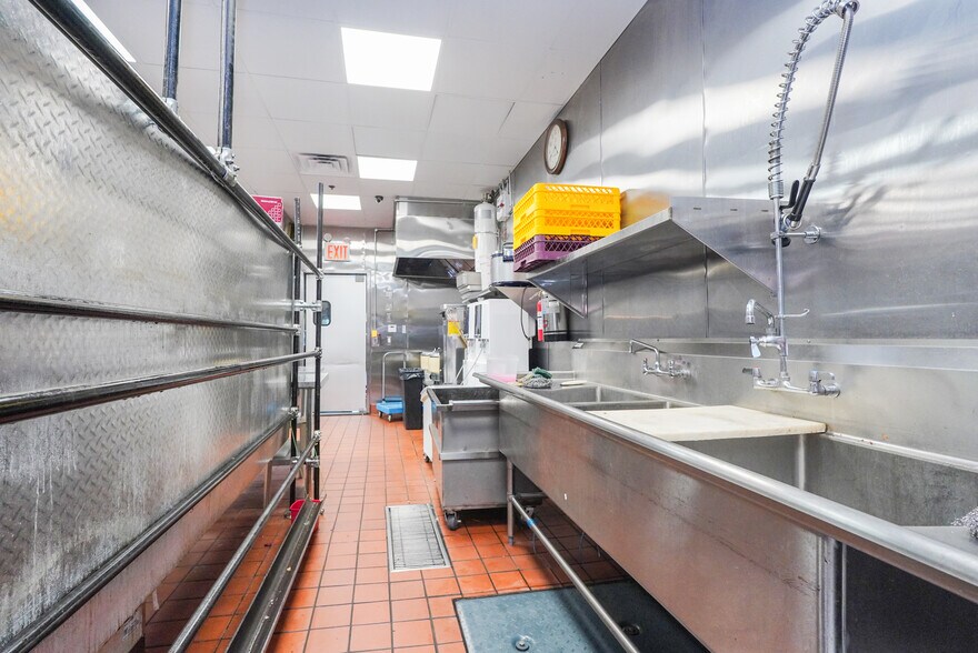 More Photos Of 933-939 Richmond Ave, Staten Island Freestanding For Sale