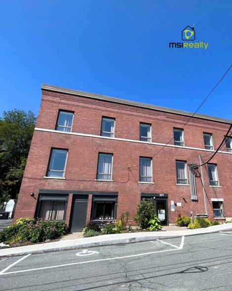 More Photos Of 42-67 Eastern Ave, Saint Johnsbury Loft Creative Space For Lease