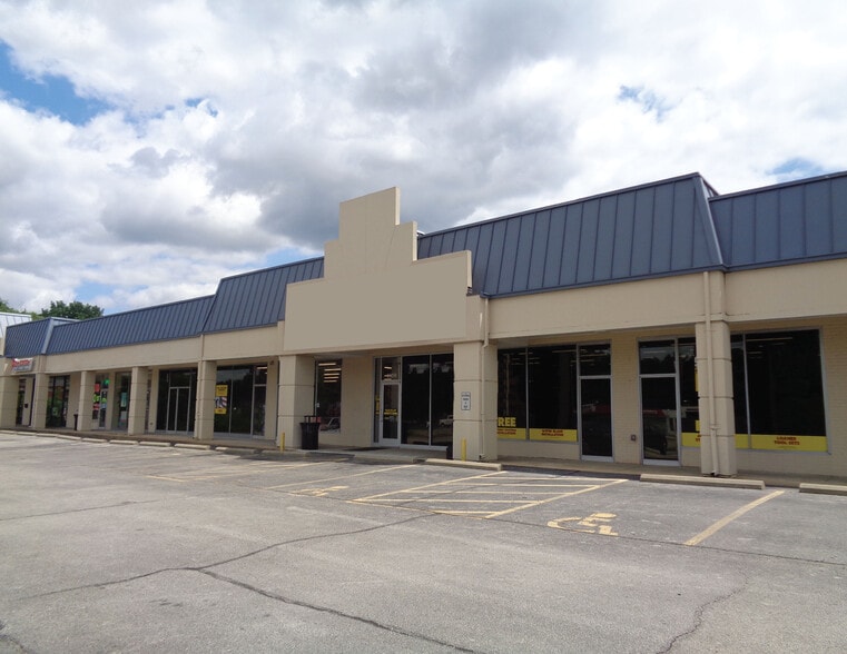 More Photos Of 15238-15266 Manchester Rd, Ballwin Storefront For Lease