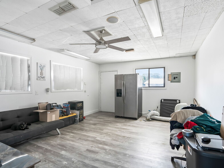 More Photos Of 9594 SE Maricamp Rd, Ocala Auto Repair For Sale