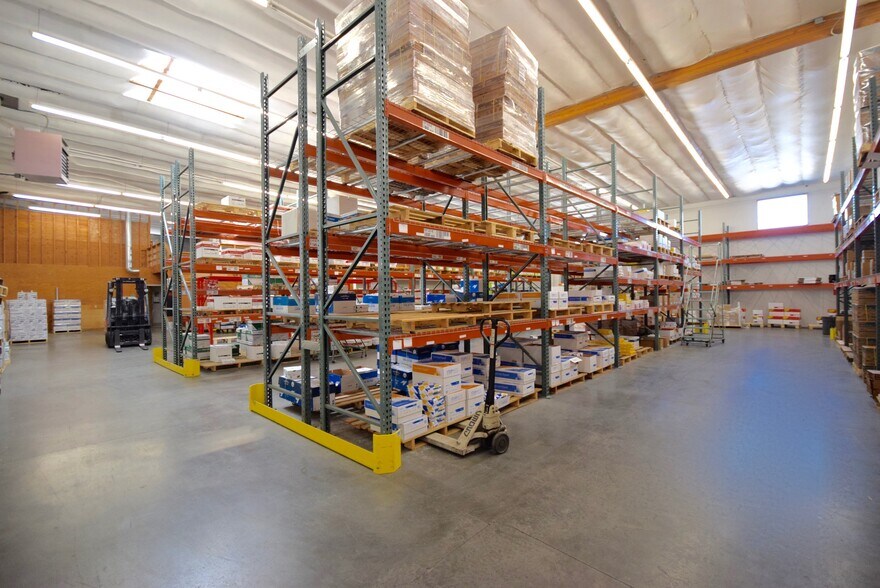 More Photos Of 120 NE 9th Ave, Portland Warehouse For Lease