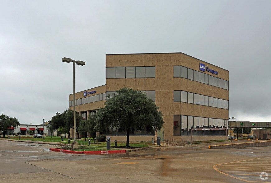 More Photos Of 2405 Texas Ave, College Station Office For Lease