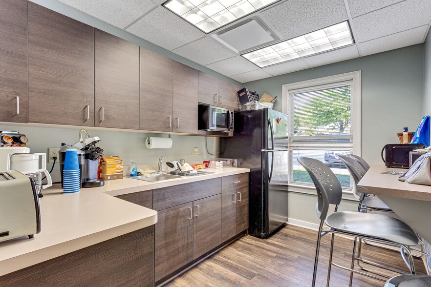 More Photos Of 280 Commonwealth Dr, Greenville Bank For Sale