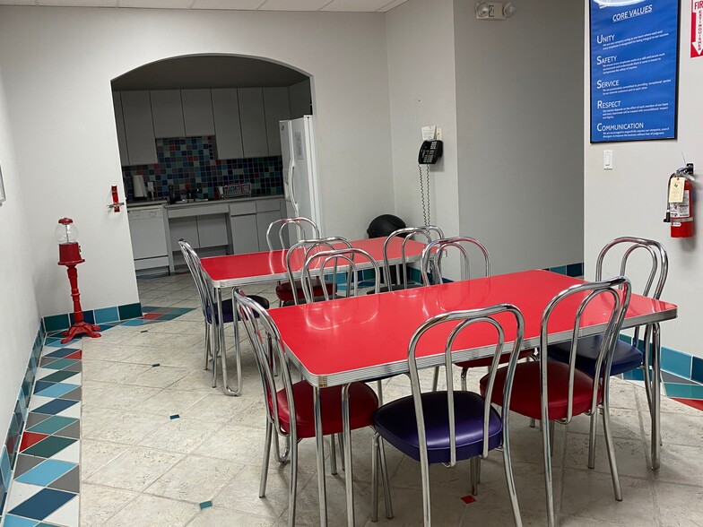 More Photos Of 3841 Ranch Road 620 S, Austin Light Distribution For Lease