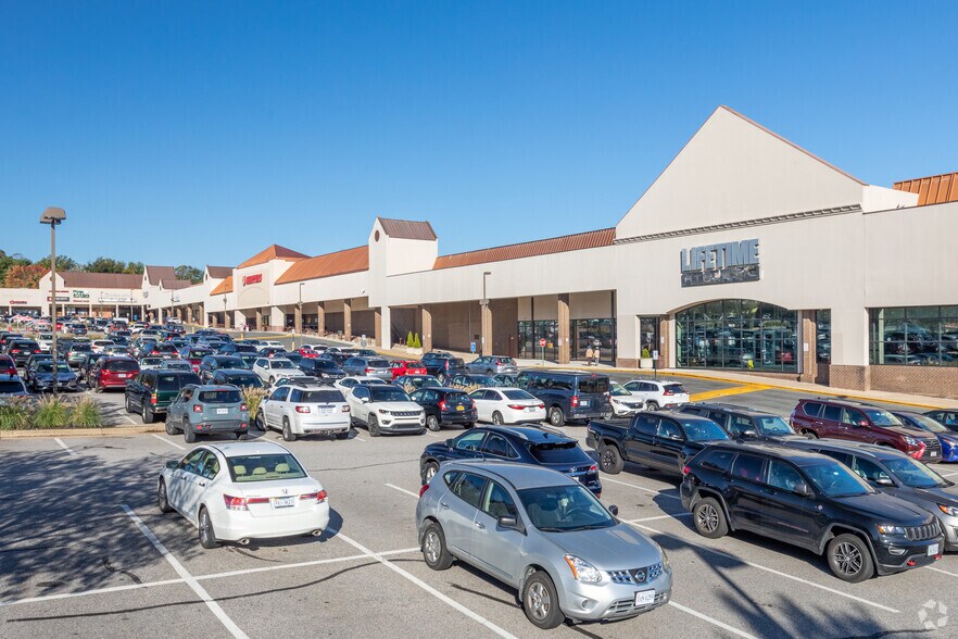 More Photos Of 9600-9688 Main St, Fairfax Unknown For Lease