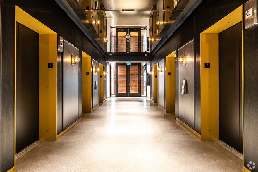 More Photos Of 150 King St W, Toronto Office For Lease
