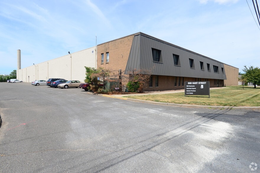 More Photos Of 900 Hart St, Rahway Warehouse For Lease