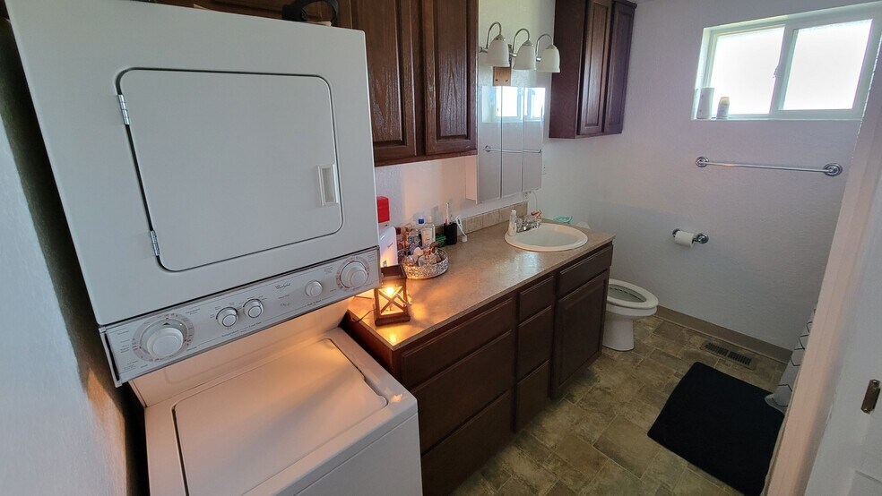 More Photos Of 206 NW 1st Ave, Kelso Storefront Retail Residential For Sale