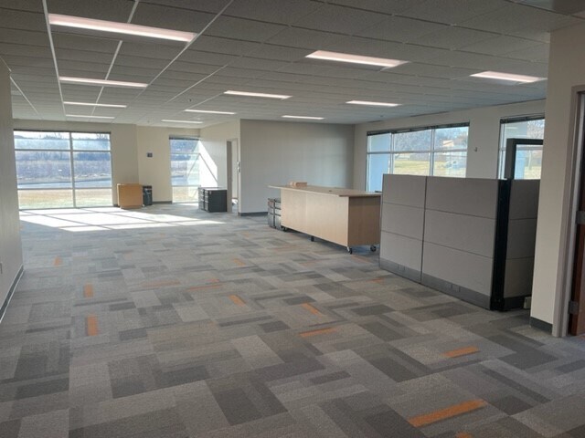 More Photos Of 3600 Digital Dr, Dubuque Office For Sale